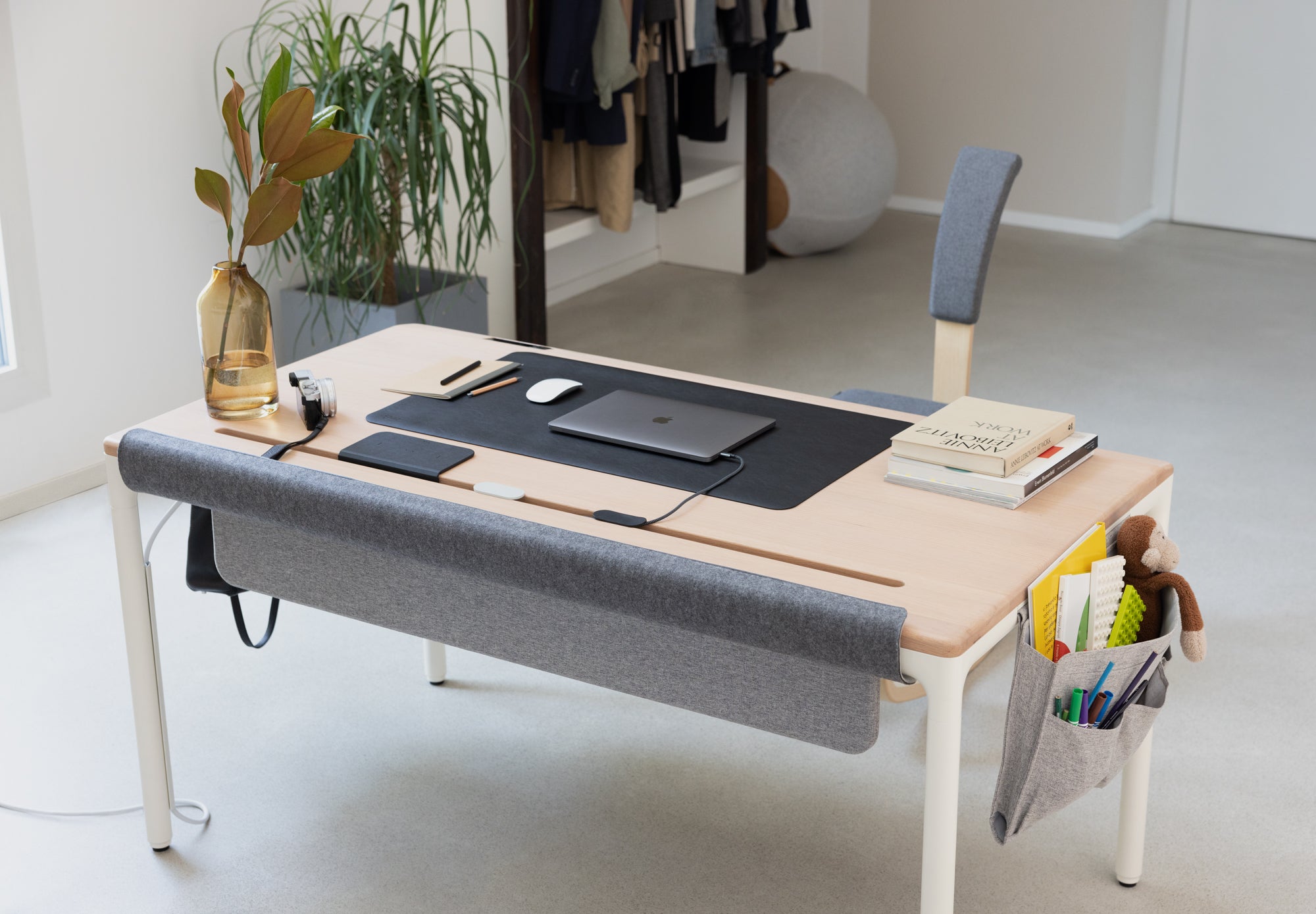 Creating a Refreshing Work Environment: Personalizing Your Sit-Stand Desk for Summer with Tech Enhancements - Beflo