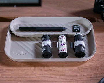 beflo Gobi white desk tray container with stationery items on a wooden surface